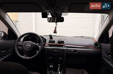 Седан Mazda 3 2005 в 