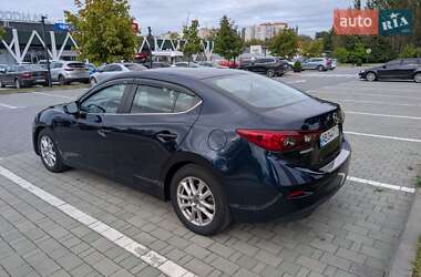 Седан Mazda 3 2016 в 