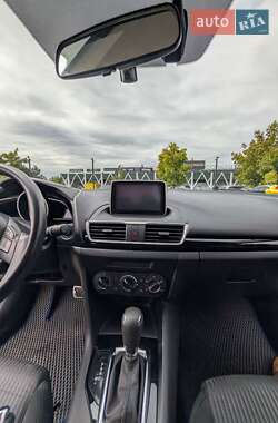 Седан Mazda 3 2016 в 