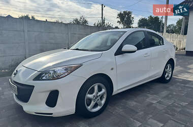 Седан Mazda 3 2013 в Прилуках