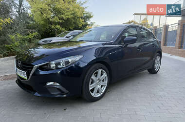 Хэтчбек Mazda 3 2015 в 