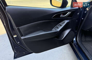 Хэтчбек Mazda 3 2015 в 