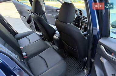 Хэтчбек Mazda 3 2015 в 