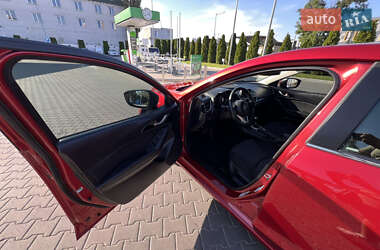 Седан Mazda 3 2014 в 