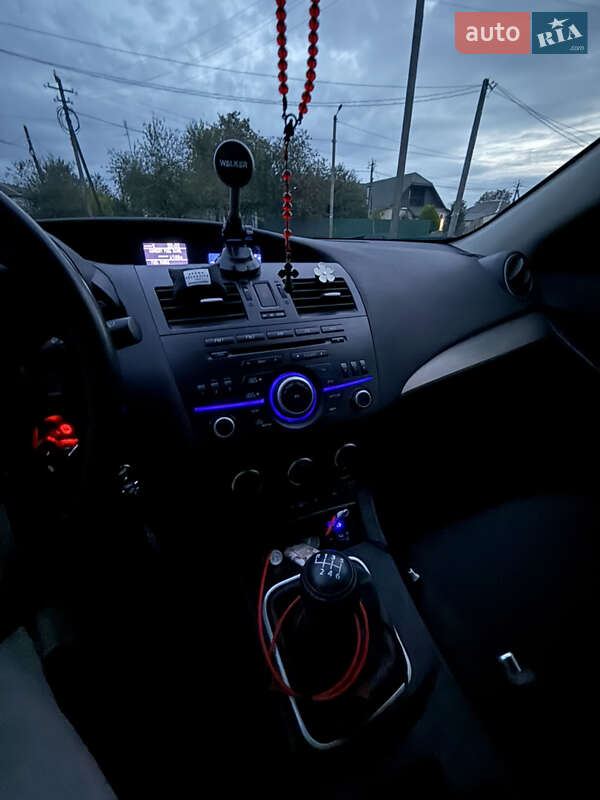 Хэтчбек Mazda 3 2011 в Львове