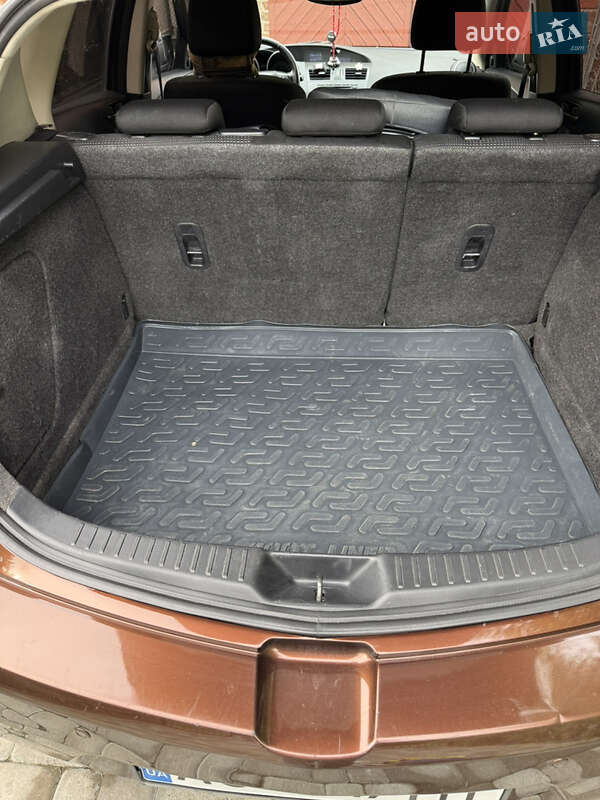 Хэтчбек Mazda 3 2011 в Львове