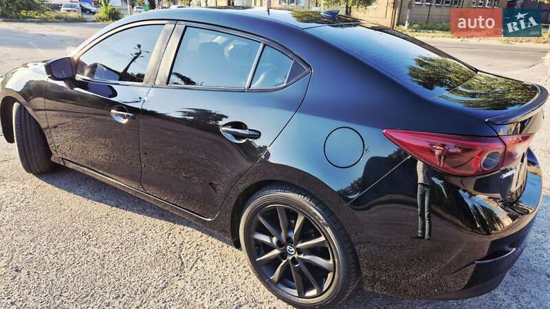Седан Mazda 3 2017 в Запорожье