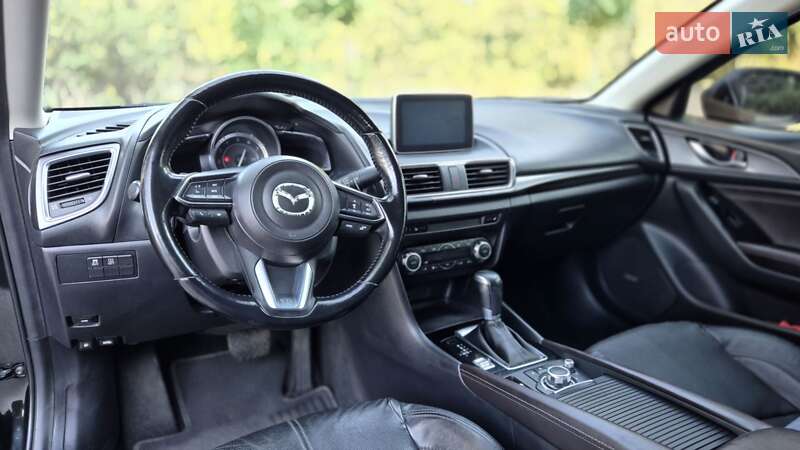 Седан Mazda 3 2017 в Запорожье