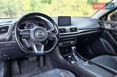 Седан Mazda 3 2017 в 