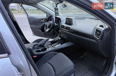 Седан Mazda 3 2016 в 
