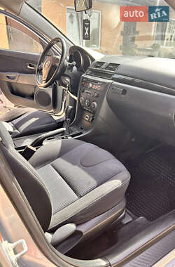 Хэтчбек Mazda 3 2004 в 