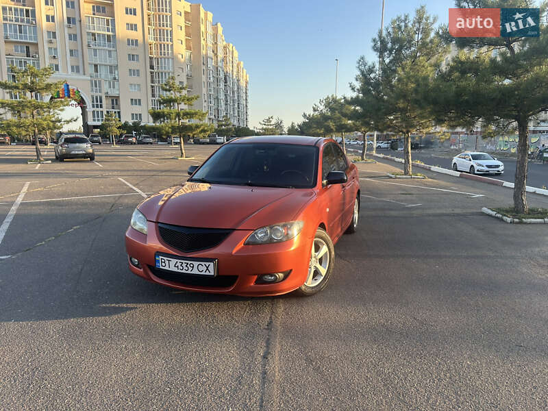 Седан Mazda 3 2004 в 
