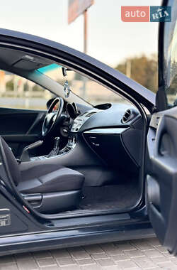 Седан Mazda 3 2010 в 