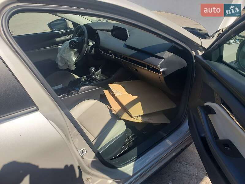 Седан Mazda 3 2023 в Харькове