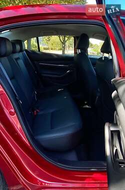 Седан Mazda 3 2023 в 