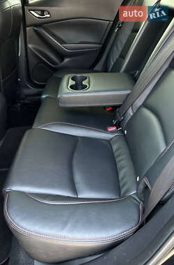 Седан Mazda 3 2015 в 