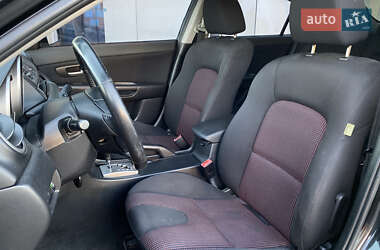 Седан Mazda 3 2004 в 