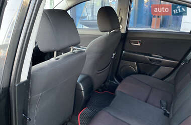 Седан Mazda 3 2004 в 