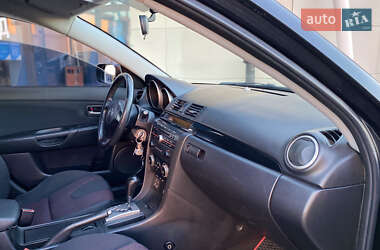 Седан Mazda 3 2004 в 