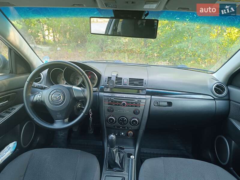 Седан Mazda 3 2006 в Дніпрі