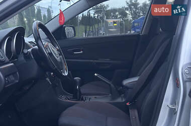 Седан Mazda 3 2004 в 