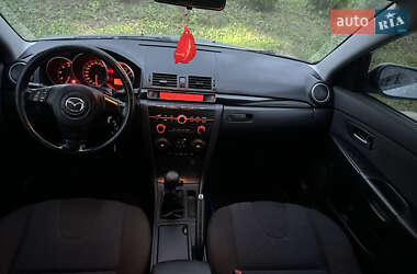Седан Mazda 3 2004 в 