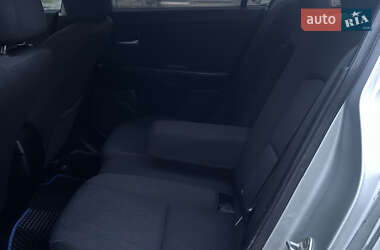 Седан Mazda 3 2004 в 