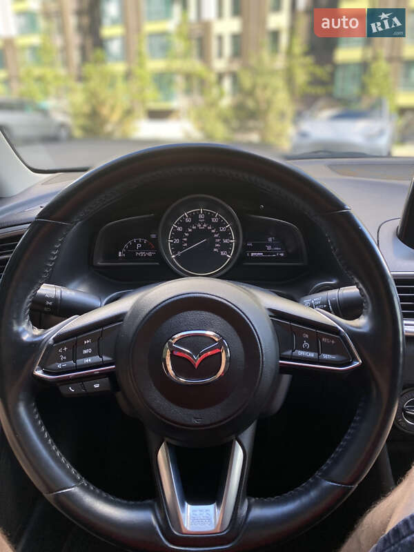 Седан Mazda 3 2017 в Киеве
