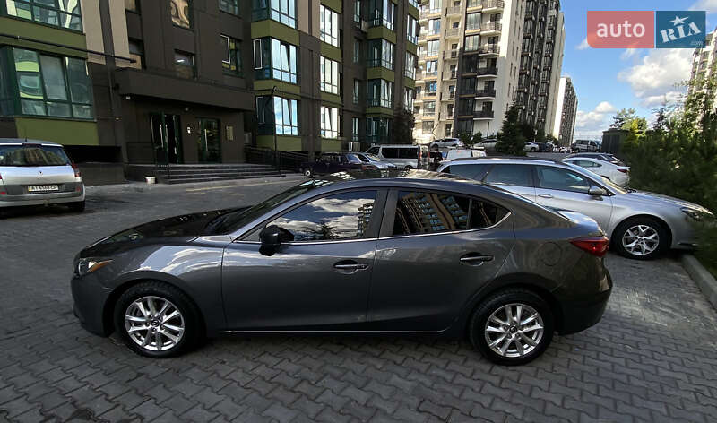 Седан Mazda 3 2017 в Киеве