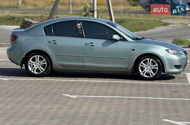 Седан Mazda 3 2003 в 