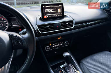 Седан Mazda 3 2014 в 