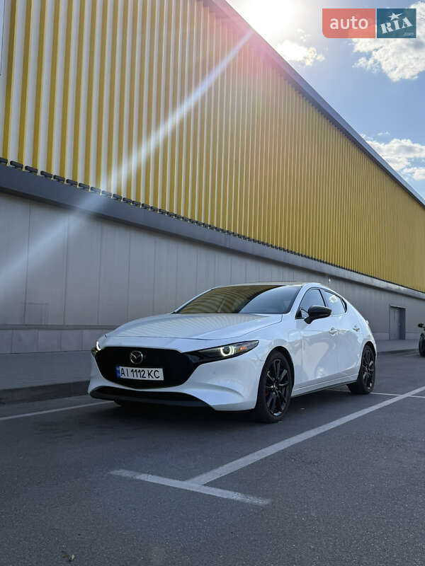 Хэтчбек Mazda 3 2021 в Киеве