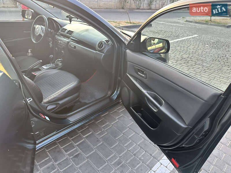 Седан Mazda 3 2004 в Одессе