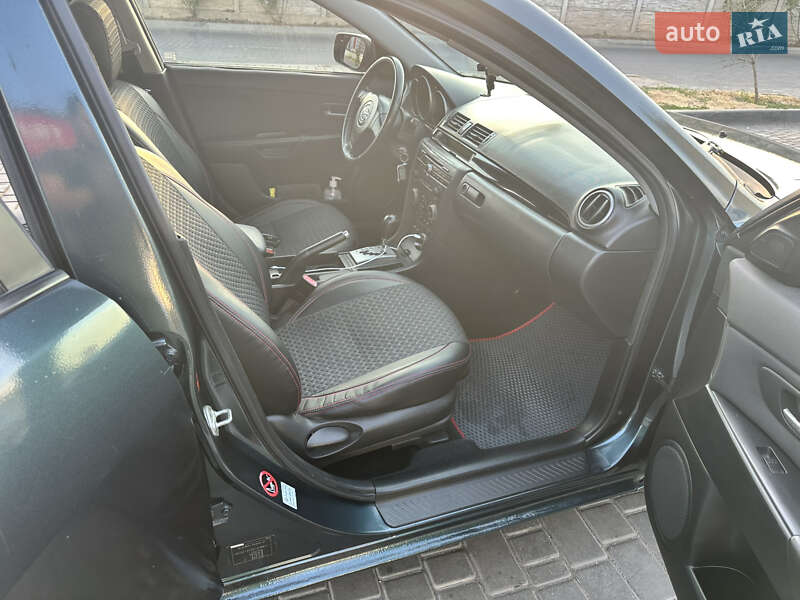 Седан Mazda 3 2004 в Одессе