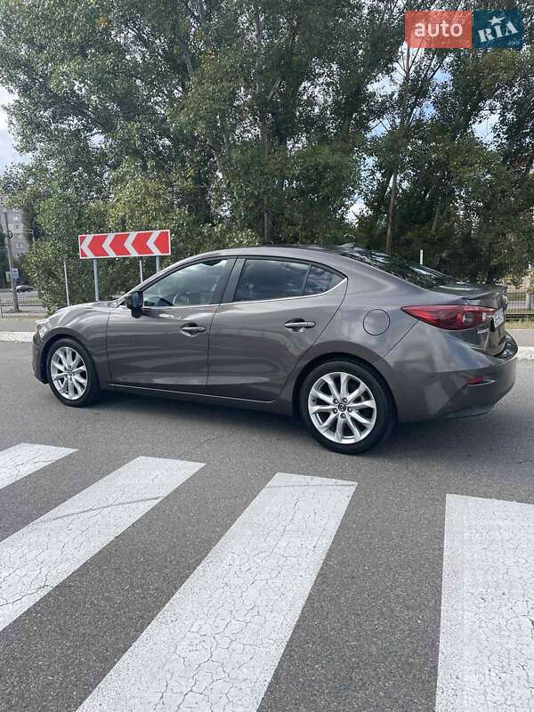 Седан Mazda 3 2014 в Киеве