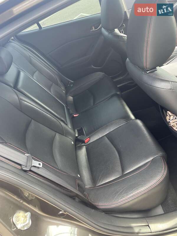 Седан Mazda 3 2014 в Киеве
