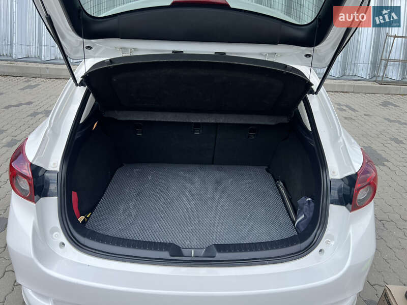 Хэтчбек Mazda 3 2017 в Львове