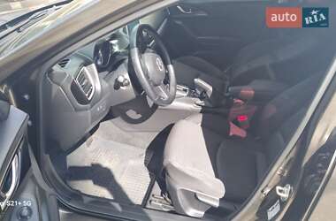 Седан Mazda 3 2014 в 