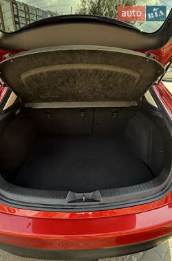 Хэтчбек Mazda 3 2015 в 