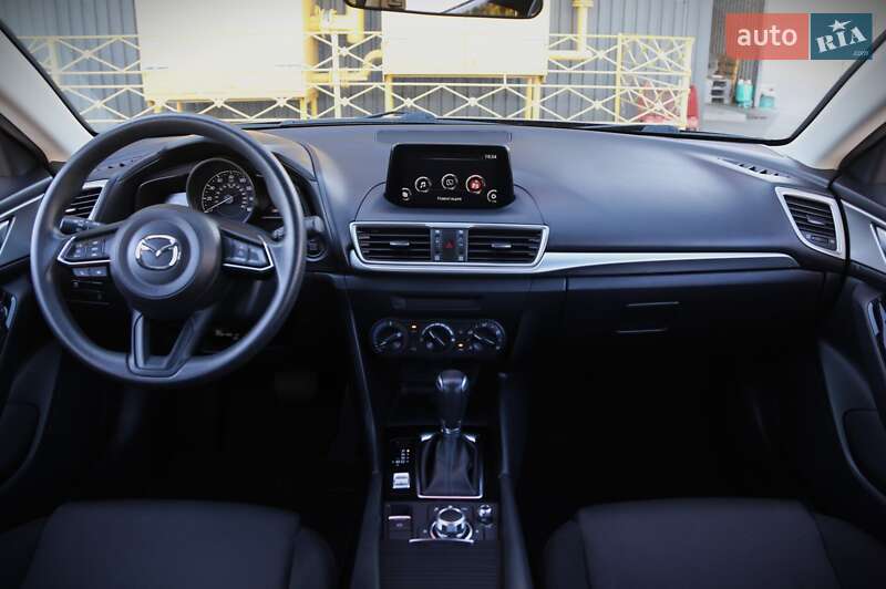 Седан Mazda 3 2018 в Киеве фото 14 Седан Mazda 3 2018 в Киеве