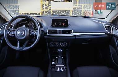 Седан Mazda 3 2018 в 