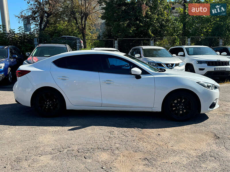 Седан Mazda 3 2014 в Виннице