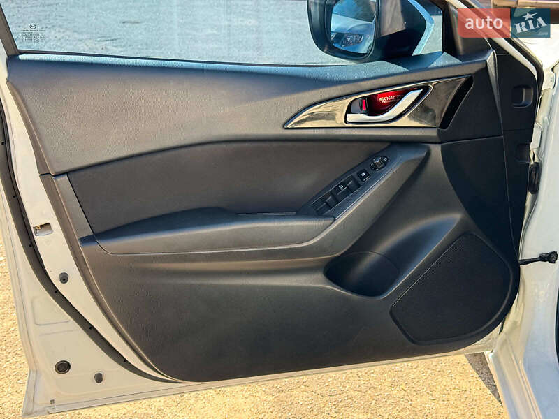 Седан Mazda 3 2014 в Виннице
