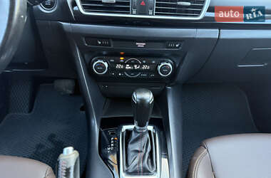 Хэтчбек Mazda 3 2014 в 