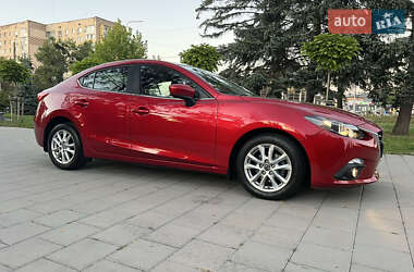 Седан Mazda 3 2016 в 