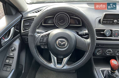 Седан Mazda 3 2016 в 