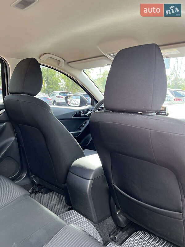 Седан Mazda 3 2016 в Черкассах
