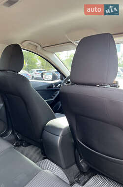 Седан Mazda 3 2016 в 