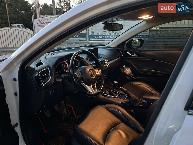 Седан Mazda 3 2014 в Тернополе
