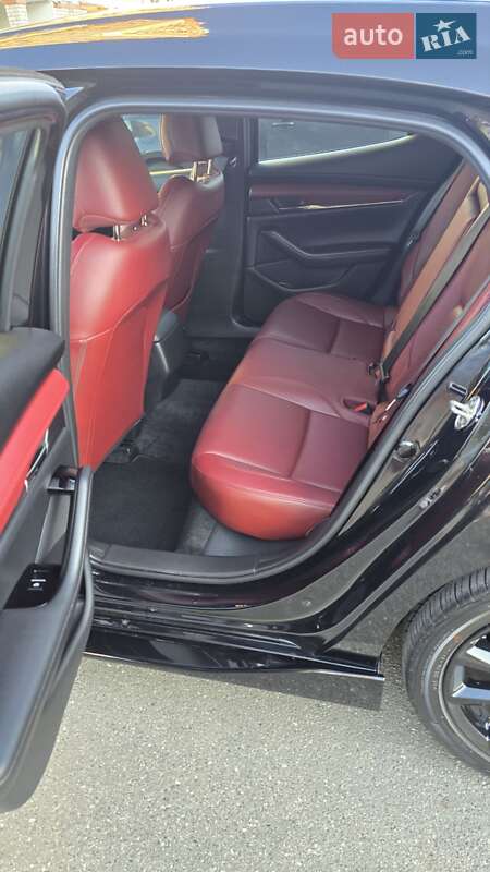 Хэтчбек Mazda 3 2022 в Киеве